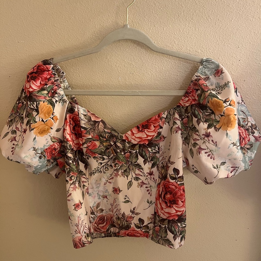 A. Peach Corset Crop Top Puff Sleeves Floral Top